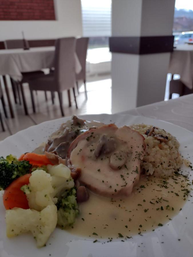Zlatni San 호텔 Banja Koviljača 외부 사진